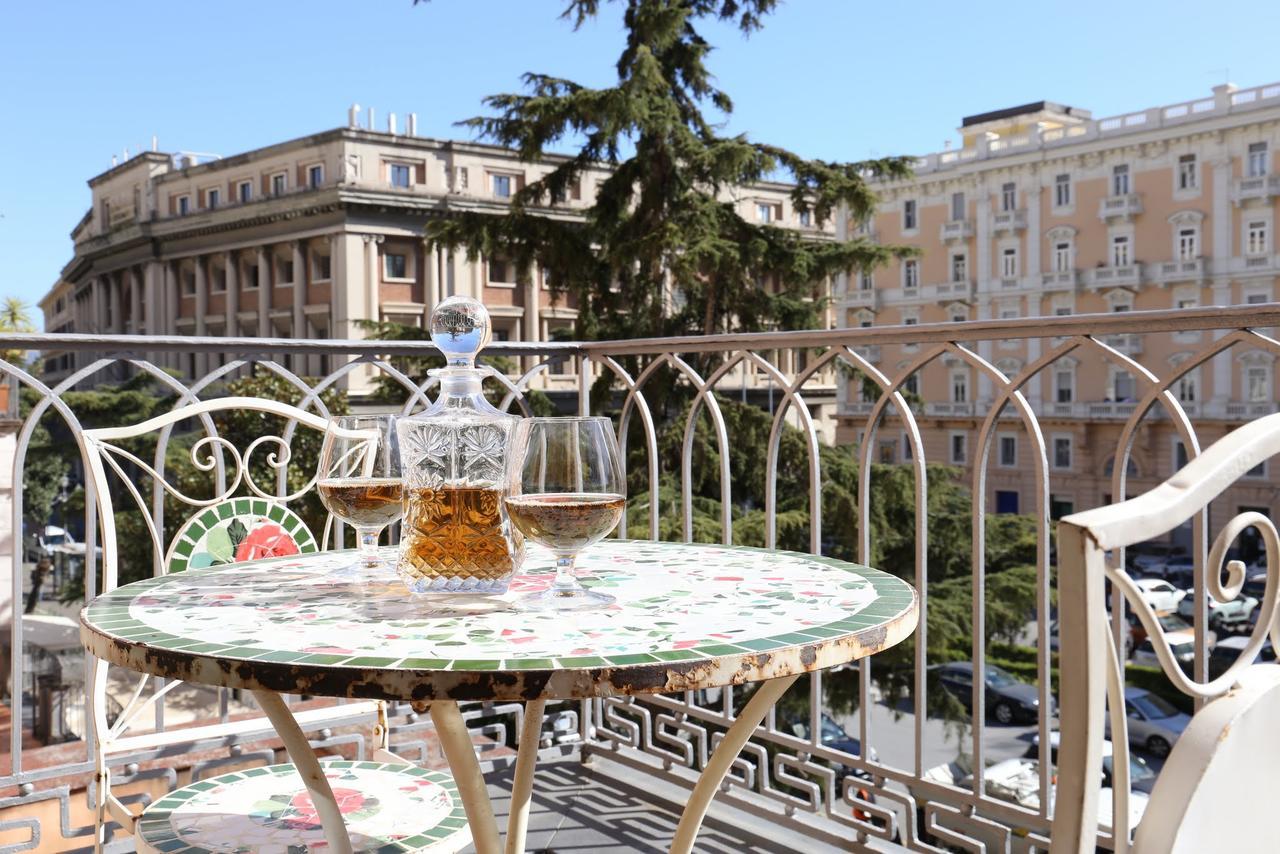 Suite Palazzo Luciani Salerno Bagian luar foto
